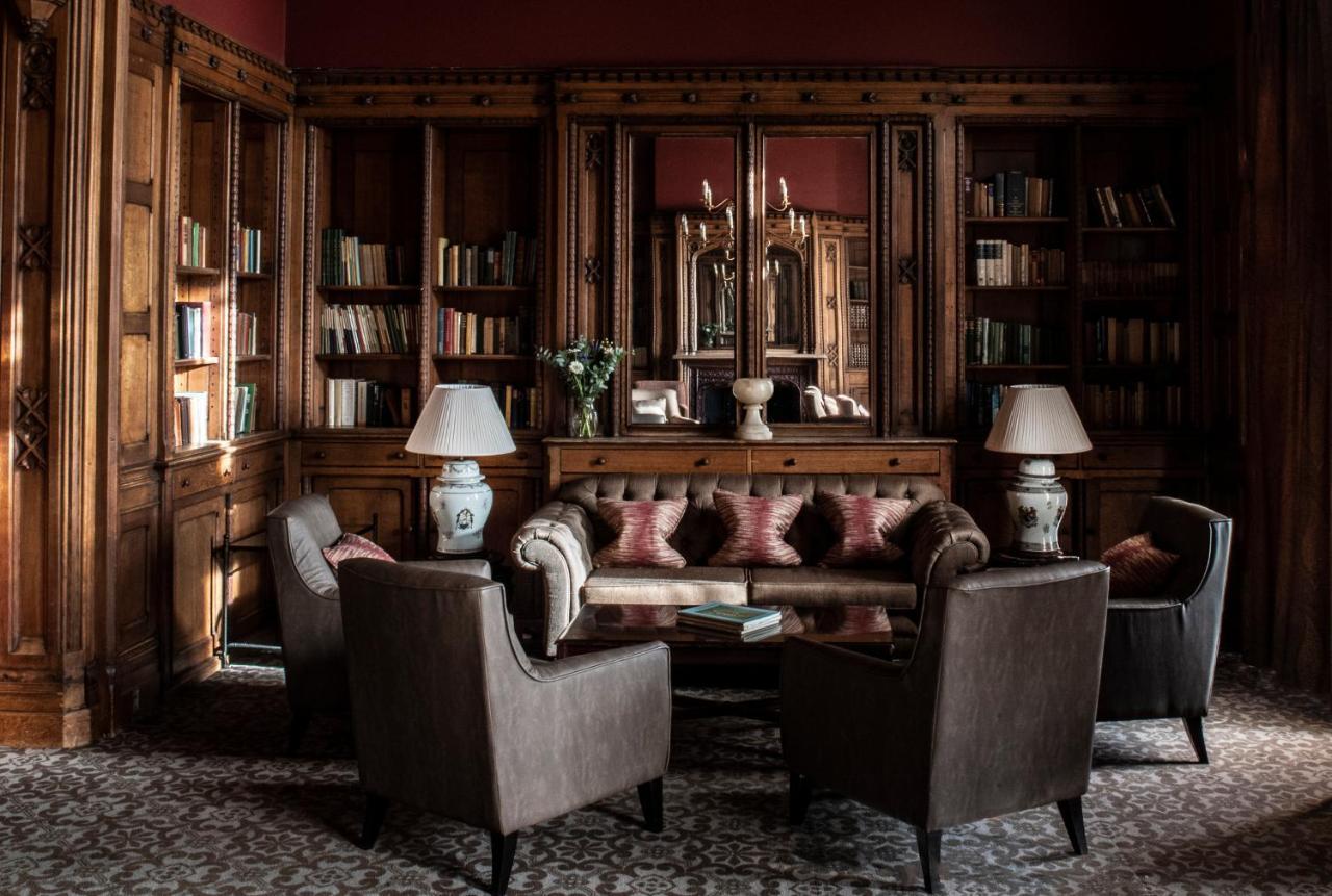 Nutfield Priory Hotel & Spa Редхил Екстериор снимка