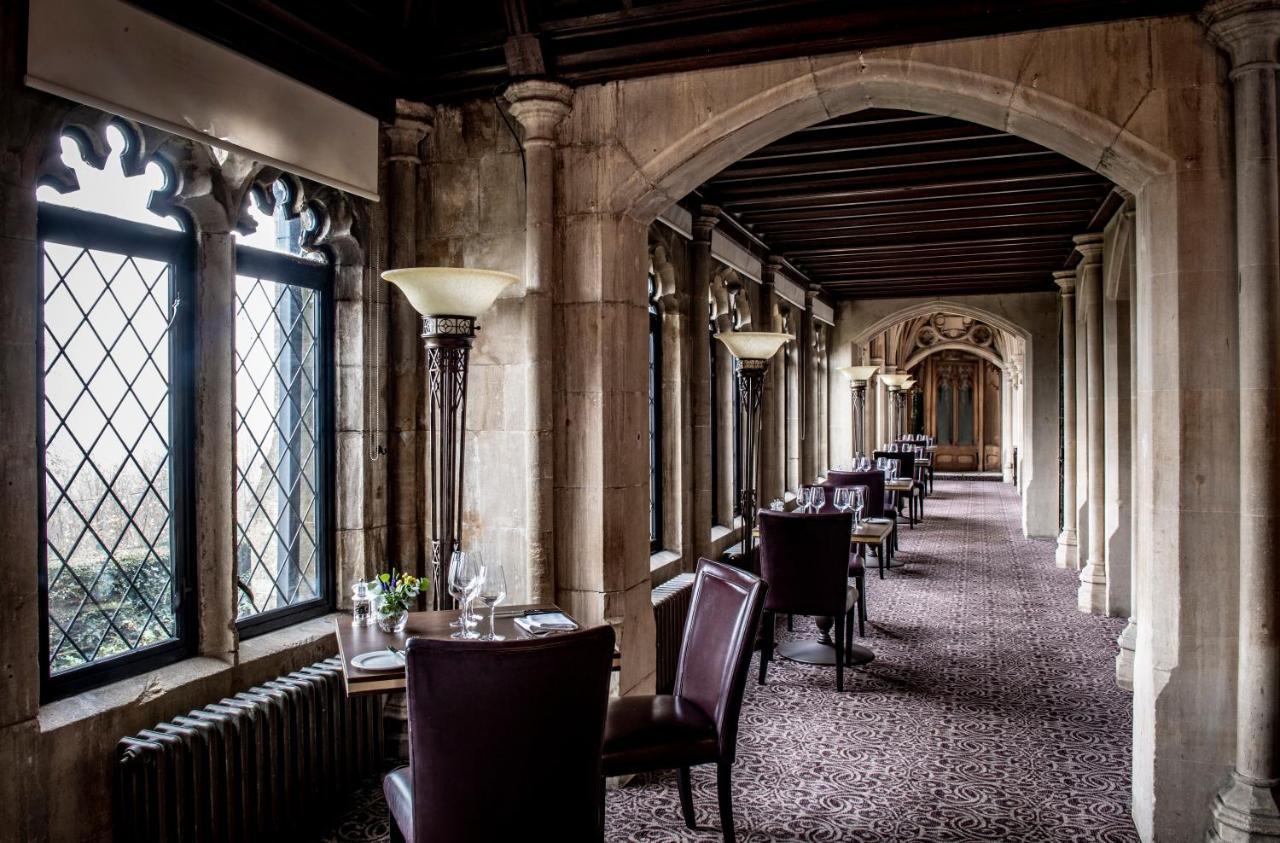 Nutfield Priory Hotel & Spa Редхил Екстериор снимка