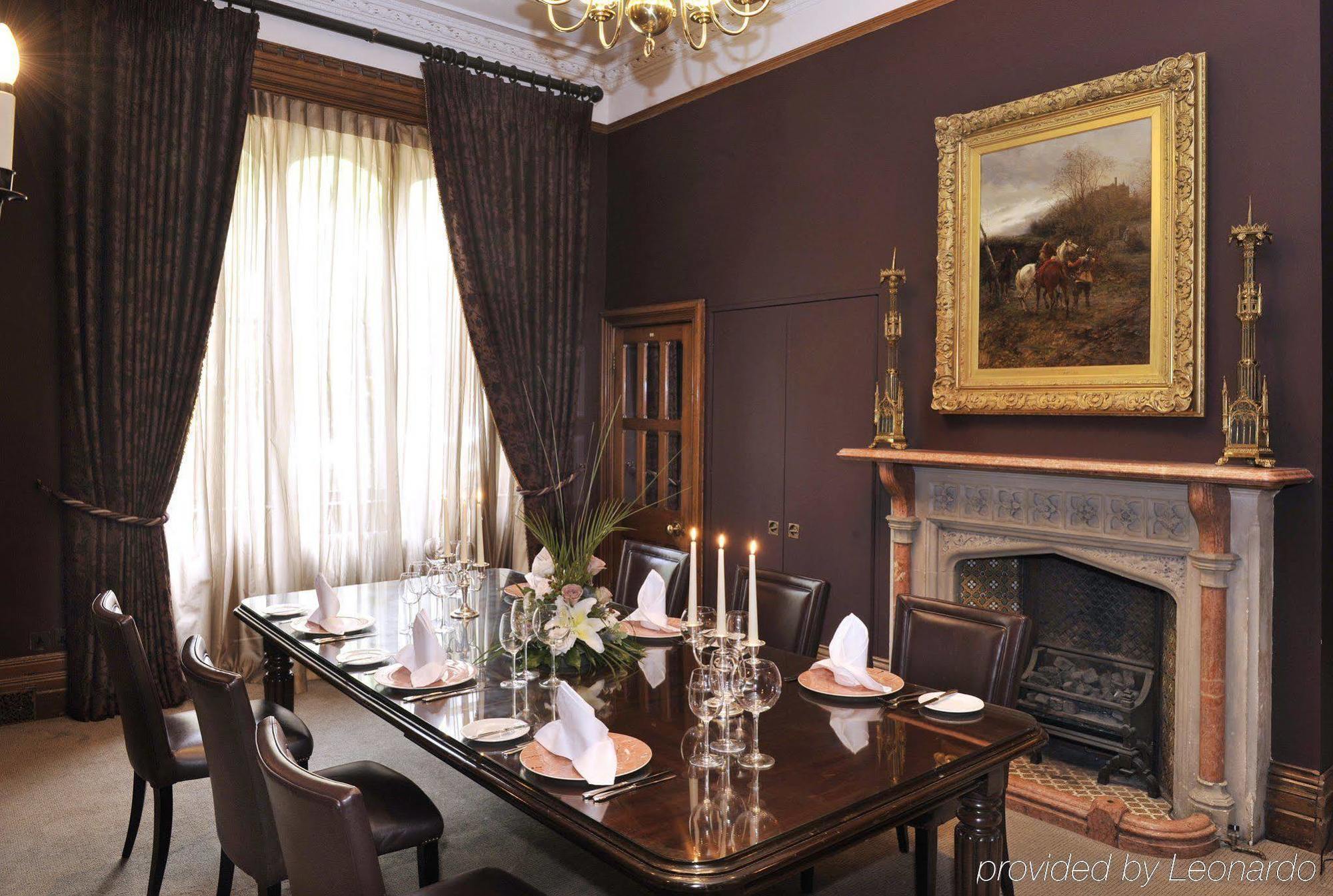 Nutfield Priory Hotel & Spa Редхил Стая снимка