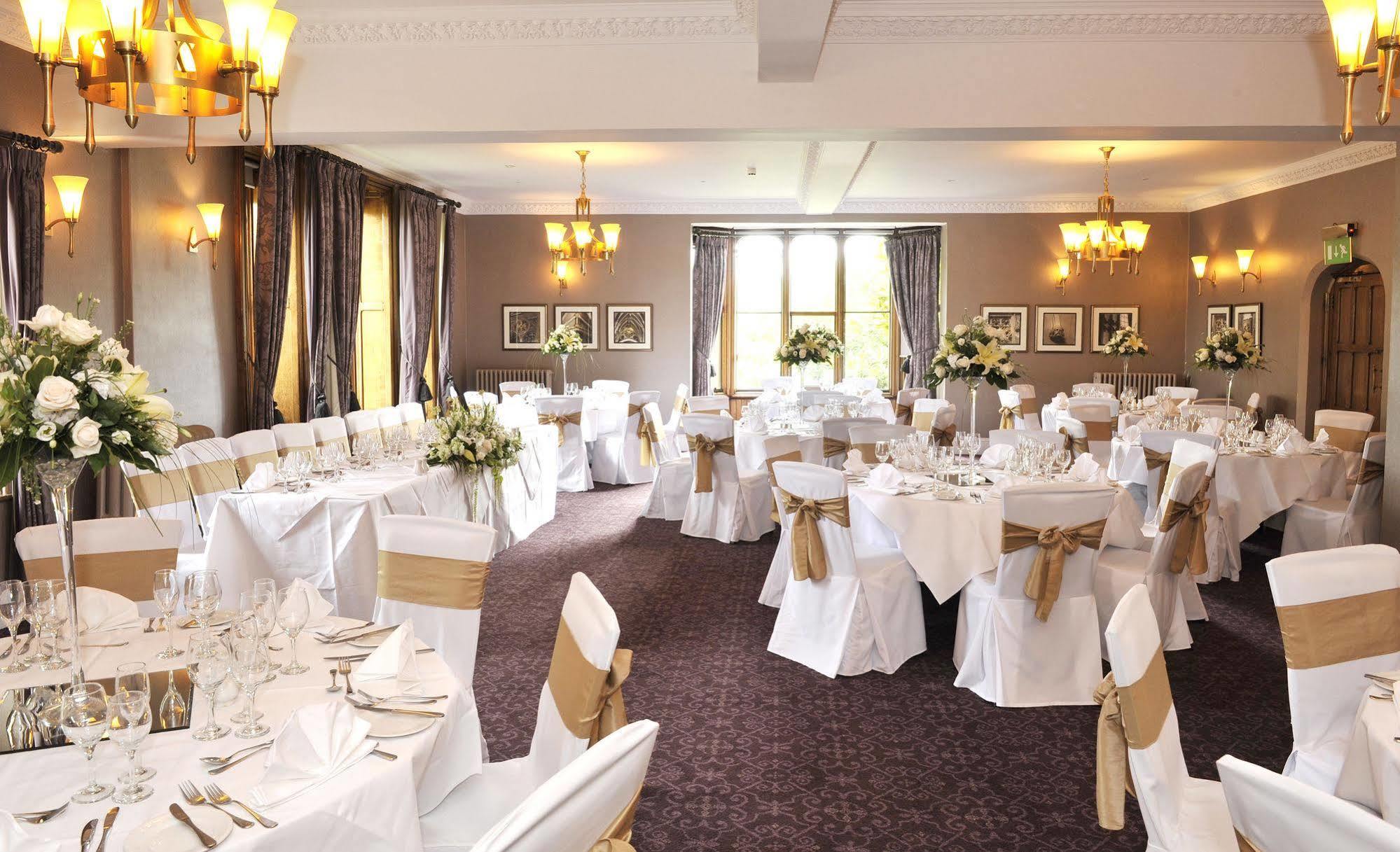 Nutfield Priory Hotel & Spa Редхил Екстериор снимка