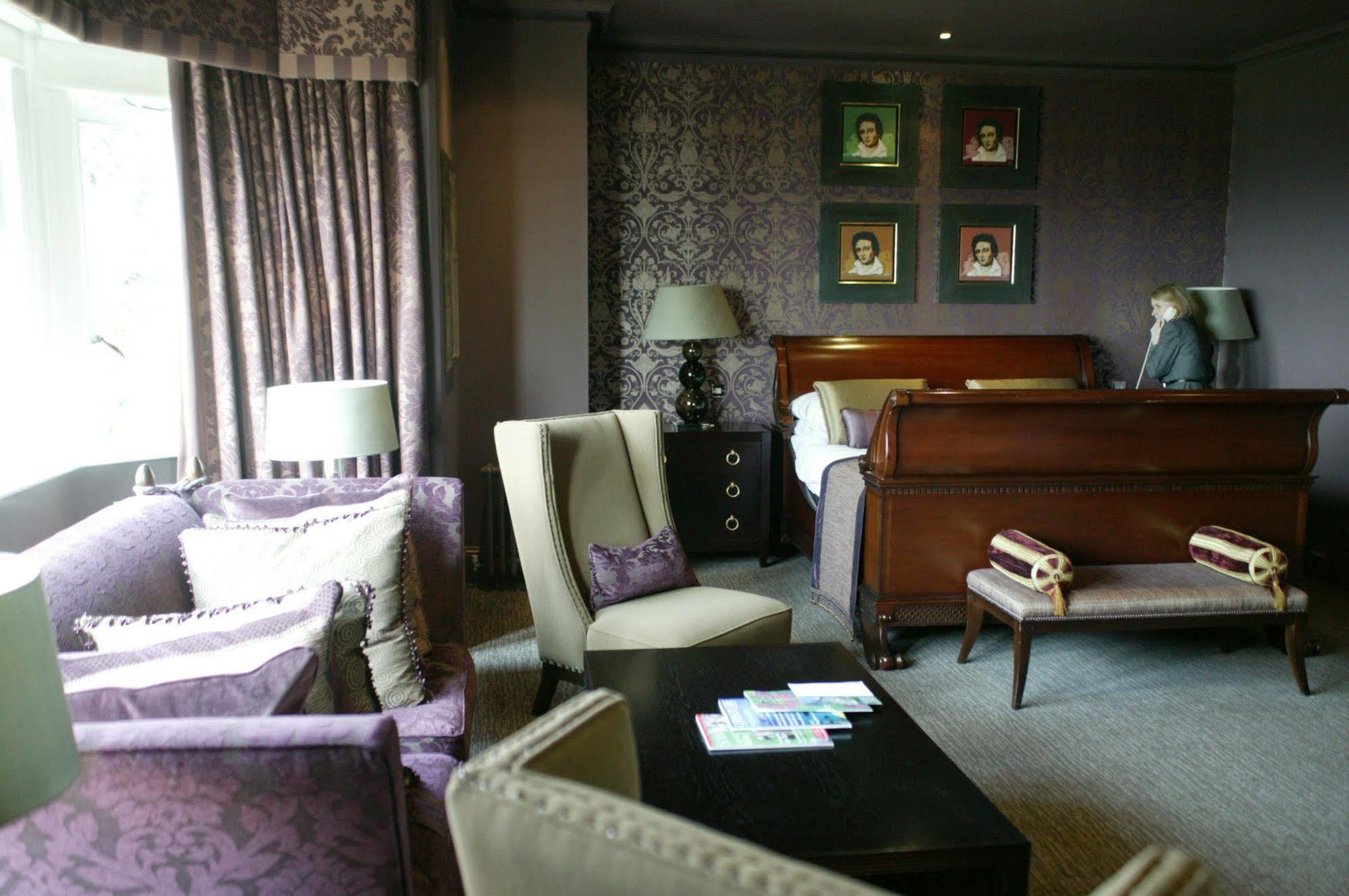 Nutfield Priory Hotel & Spa Редхил Екстериор снимка