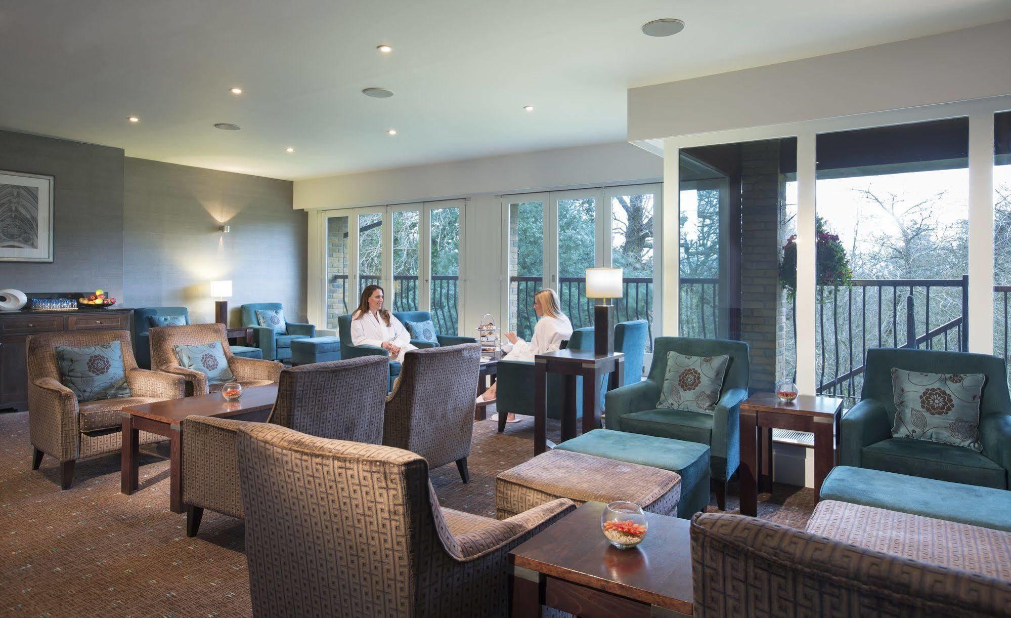 Nutfield Priory Hotel & Spa Редхил Екстериор снимка