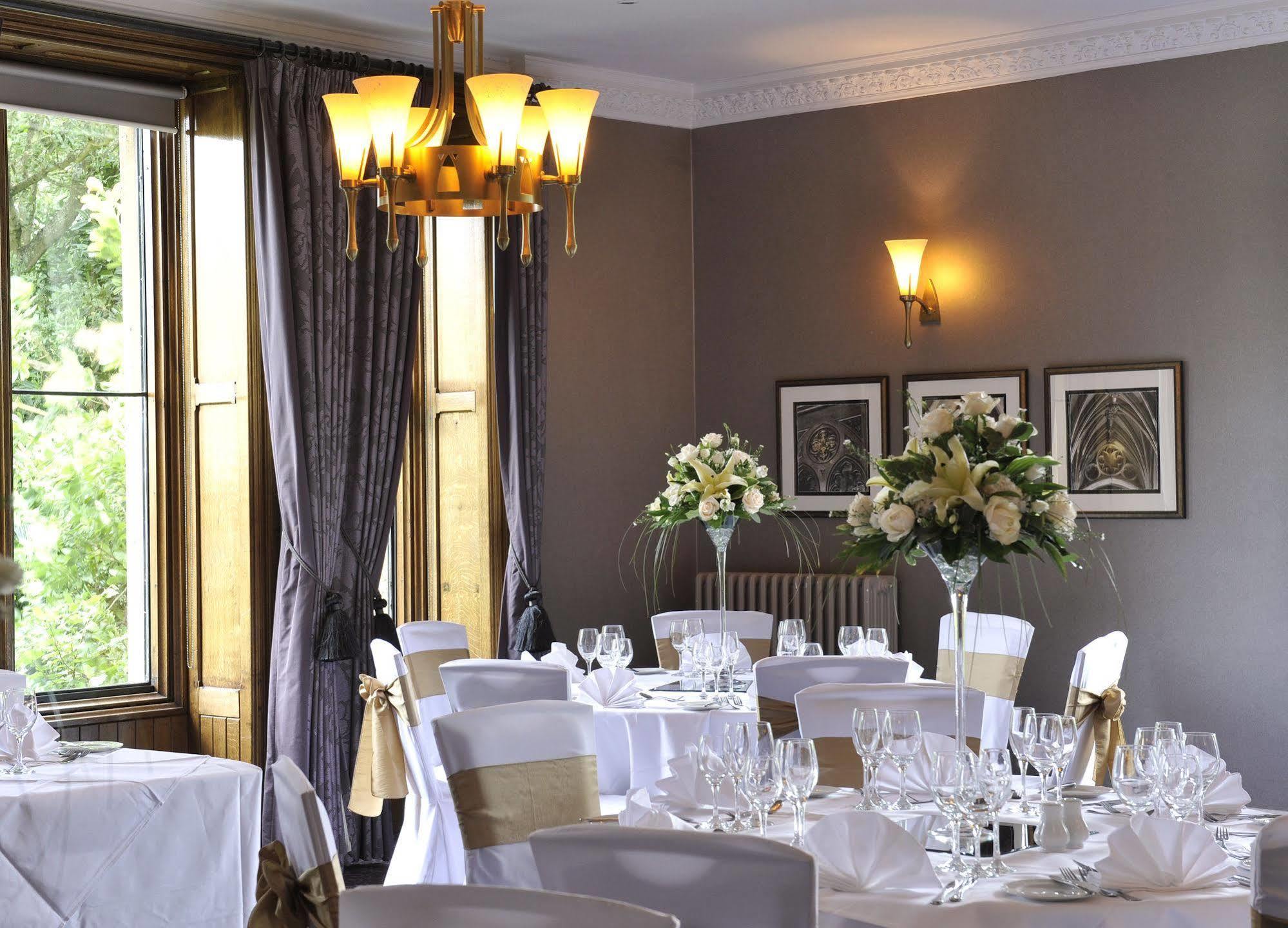 Nutfield Priory Hotel & Spa Редхил Екстериор снимка